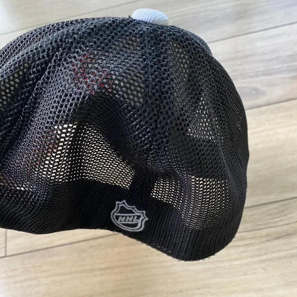 New Jersey Devils Mitchell and Ness Jacket (Large) and Reebok Hat (One Size) - Picture 10 of 12